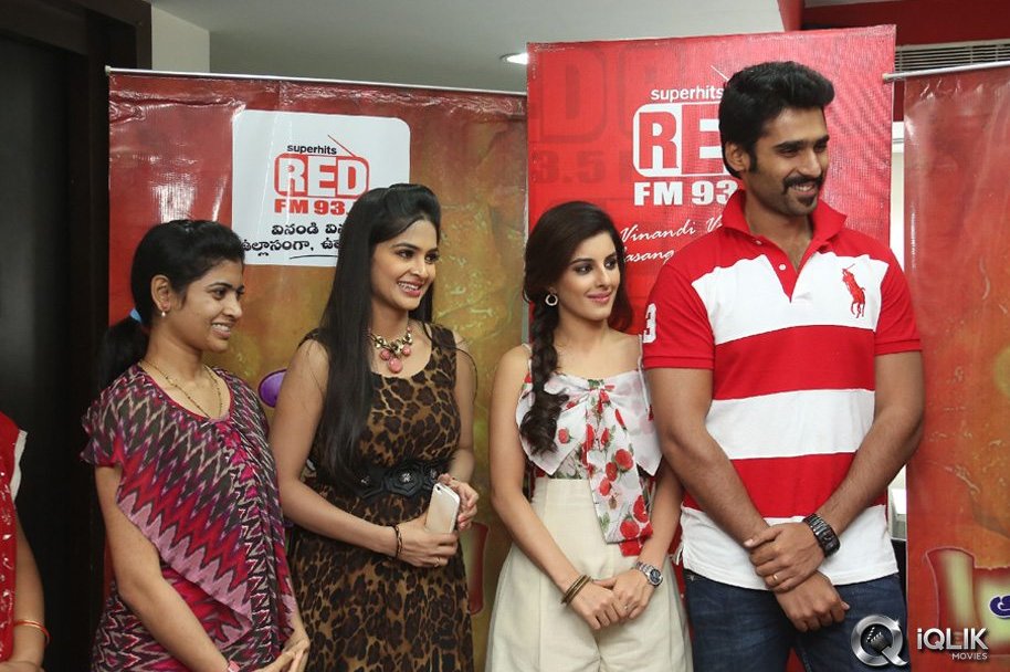 Maine-Pyar-Kiya-Movie-Team-at-Red-FM